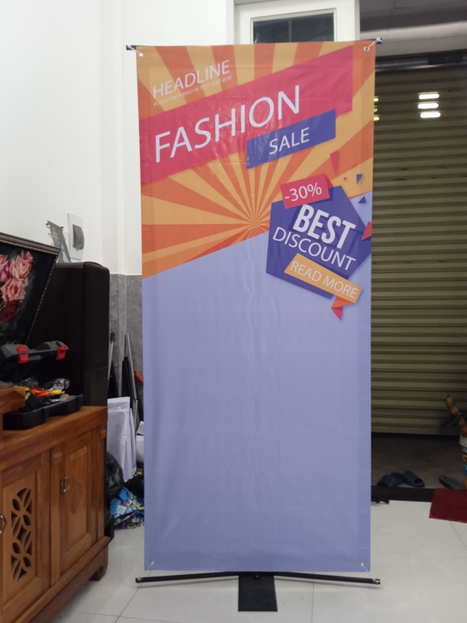 Standee chân sắt, standee khung sắt