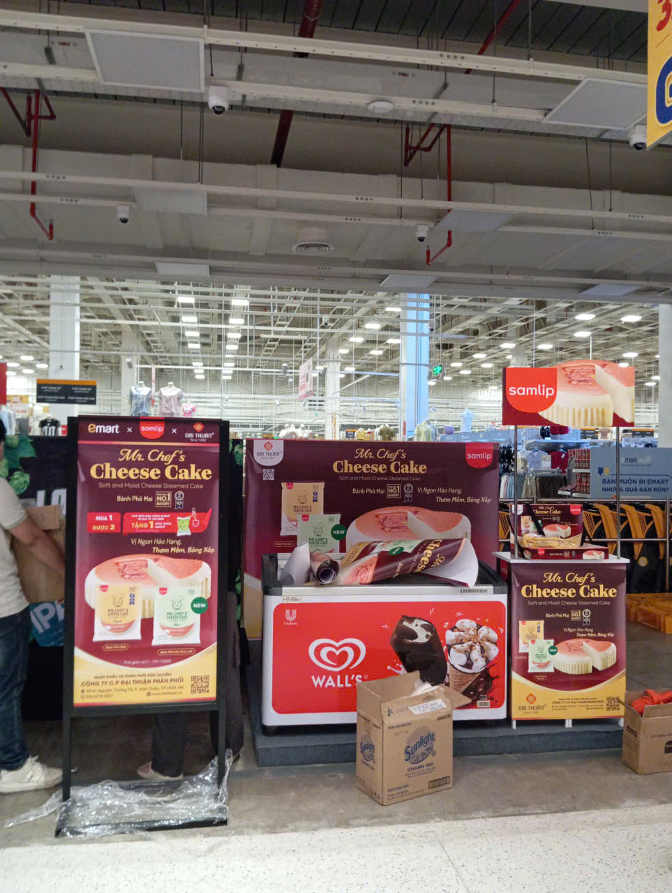 Sản xuất thi công bục sân khấu, backdrop, standee