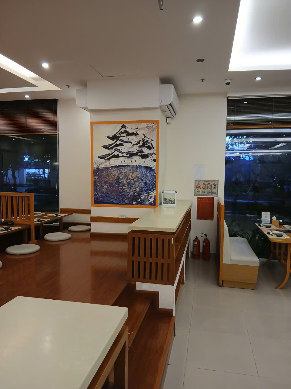 Thi công bảng quảng cáo nhà hàng, trang trí nhà hàng