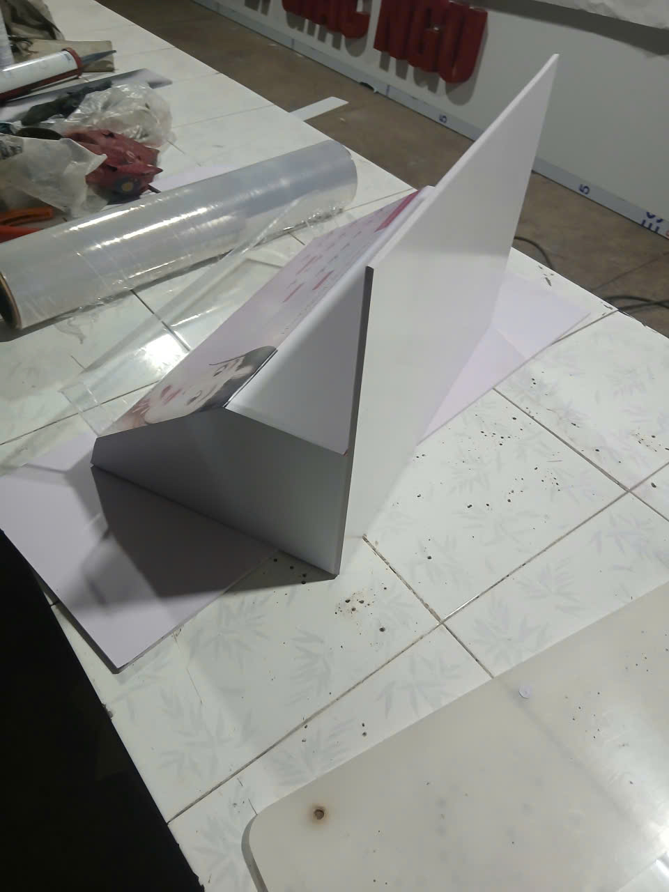 Kệ Formex Trưng Bày Mỹ Phẩm